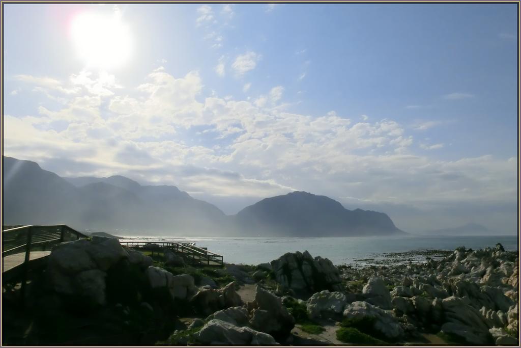 Kapensis Guesthouse Pringle Bay Exteriör bild