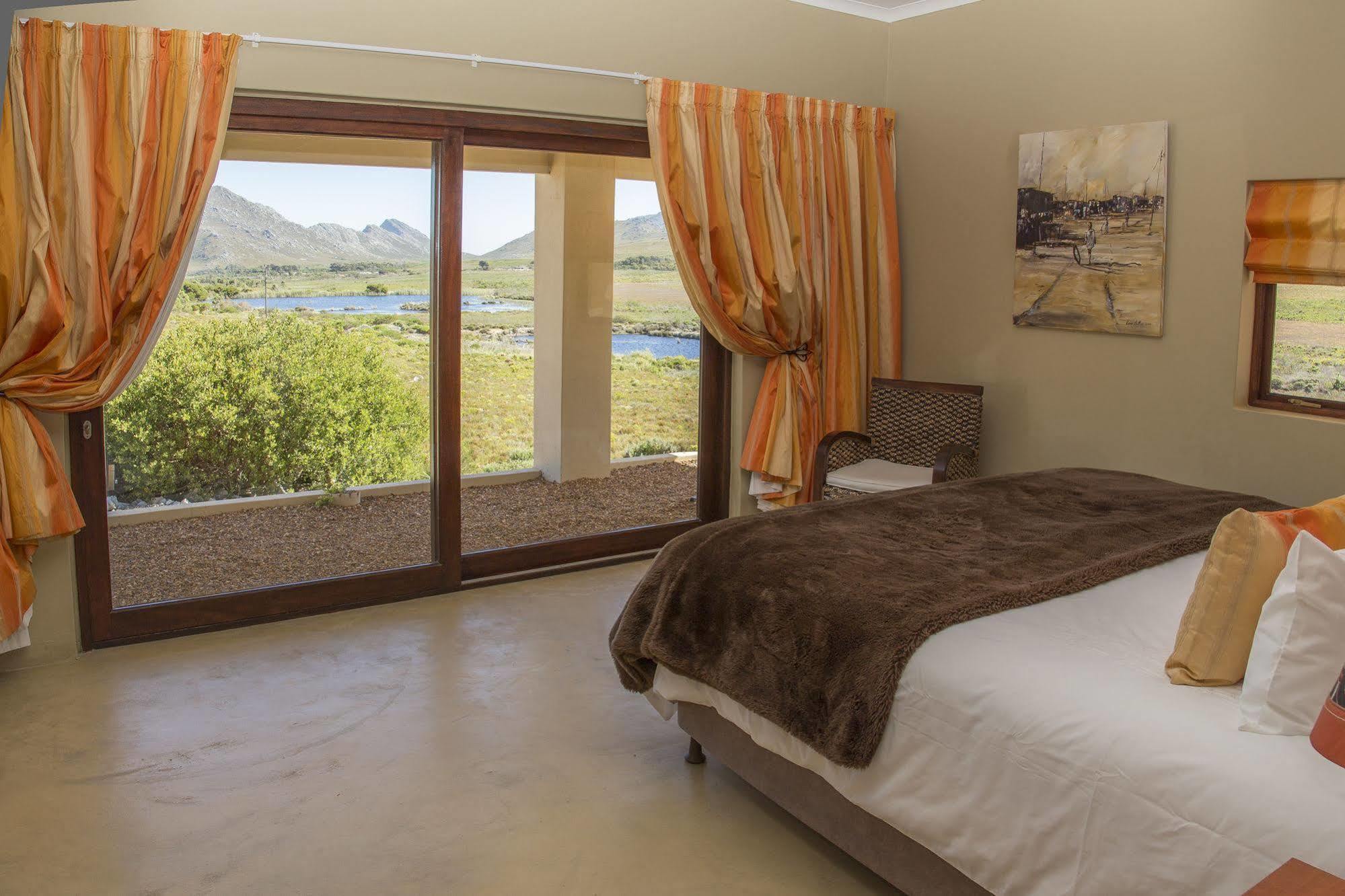 Kapensis Guesthouse Pringle Bay Exteriör bild